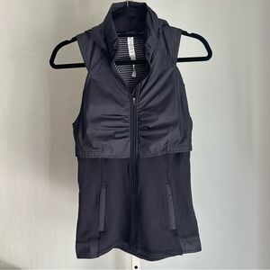Lululemon Kanto Catch Me Zipper Front Hooded Vest in Black, Size 4